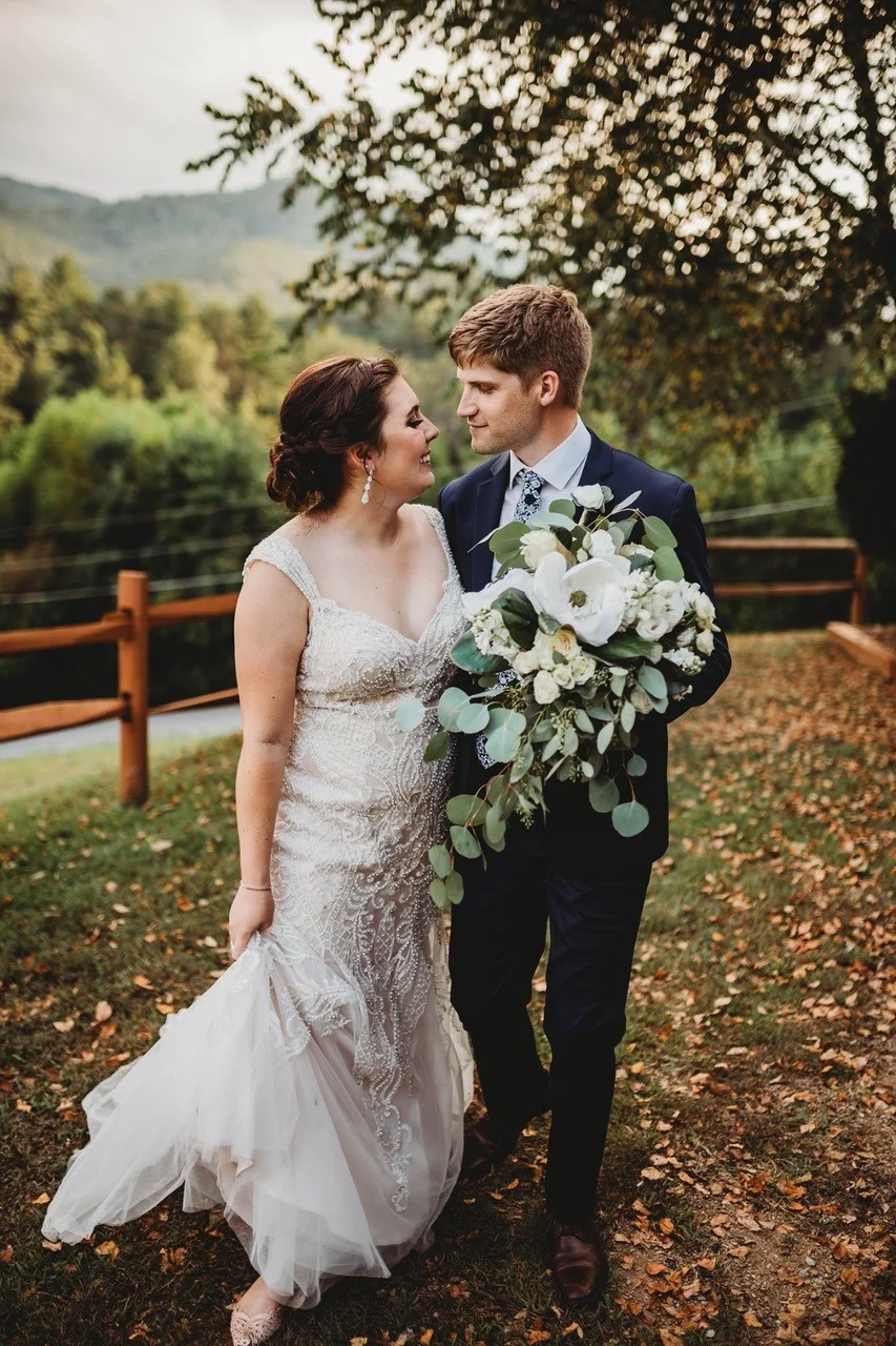 Wedding couple with mountain views at Moose Hollow Lodge in Pigeon Forge near Dollywood and Smoky Mountains